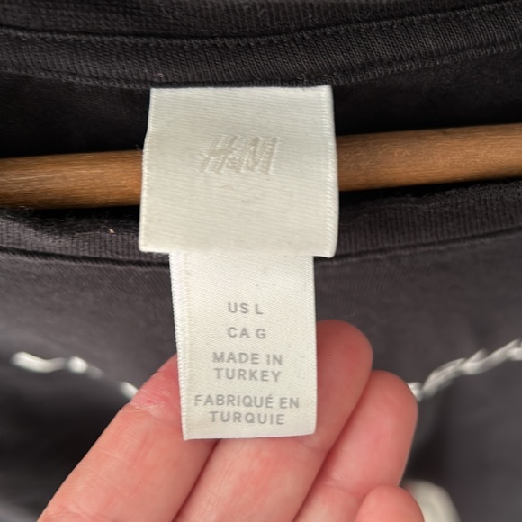 LA VOYAGEUSE  Traveler Long Sleeve Graphic T-Shirt - Picture 2 of 8